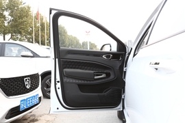 2019款新宝骏RM-5