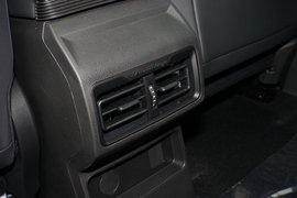 2020款东风风行T5