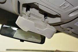 2012款福特福克斯两厢2.0L手自一体豪华运动型