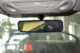 2012款福特福克斯两厢2.0L手自一体豪华运动型