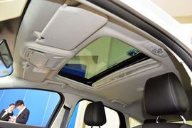 2012款福特福克斯两厢2.0L手自一体豪华运动型