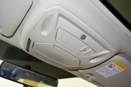 2012款福特福克斯两厢2.0L手自一体豪华运动型