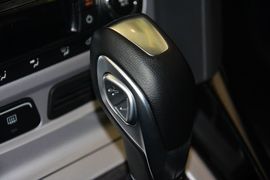 2012款福特福克斯两厢2.0L手自一体豪华运动型