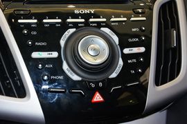 2012款福特福克斯两厢2.0L手自一体豪华运动型