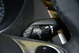2012款福特福克斯两厢2.0L手自一体豪华运动型