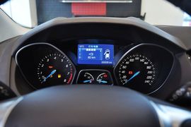 2012款福特福克斯两厢2.0L手自一体豪华运动型
