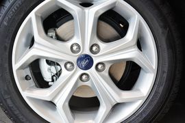 2012款福特福克斯两厢2.0L手自一体豪华运动型