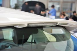 2012款福特福克斯两厢2.0L手自一体豪华运动型