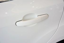 2012款福特福克斯两厢2.0L手自一体豪华运动型