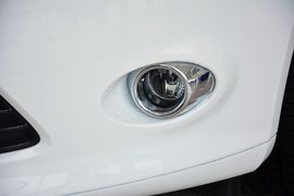 2012款福特福克斯两厢2.0L手自一体豪华运动型