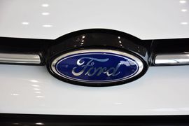 2012款福特福克斯两厢2.0L手自一体豪华运动型