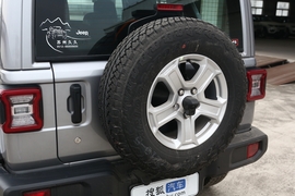   2019款Jeep牧马人四门版 2.0T Sahara 四门电动敞篷版 国VI