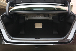 2019款丰田凯美瑞