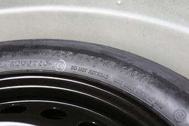 2019款丰田凯美瑞