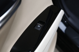 2019款丰田凯美瑞