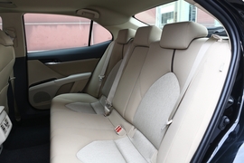 2019款丰田凯美瑞