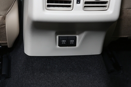 2019款丰田凯美瑞