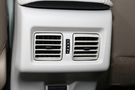 2019款丰田凯美瑞