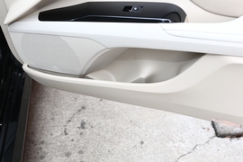 2019款丰田凯美瑞