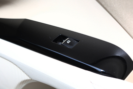 2019款丰田凯美瑞