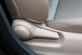 2019款丰田凯美瑞