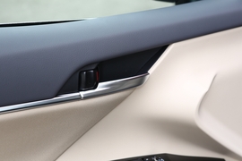 2019款丰田凯美瑞