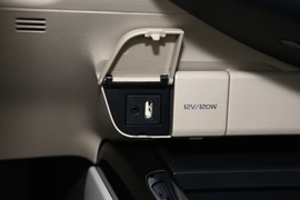 2019款丰田凯美瑞