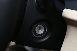 2019款丰田凯美瑞