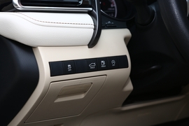 2019款丰田凯美瑞