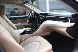 2019款丰田凯美瑞