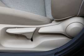 2019款丰田凯美瑞