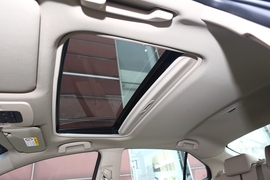 2019款丰田凯美瑞