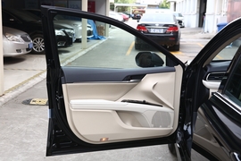 2019款丰田凯美瑞