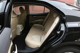 2019款丰田凯美瑞