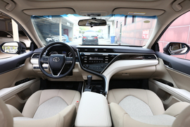 2019款丰田凯美瑞