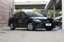 2019款丰田凯美瑞