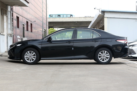 2019款丰田凯美瑞