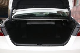 2019款丰田凯美瑞