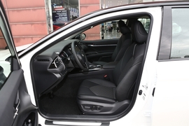 2019款丰田凯美瑞