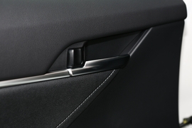 2019款丰田凯美瑞