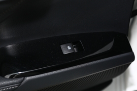 2019款丰田凯美瑞