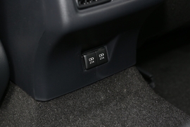 2019款丰田凯美瑞