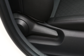 2019款丰田凯美瑞