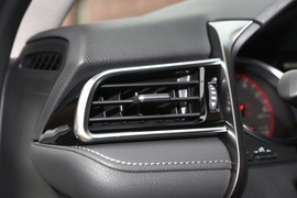 2019款丰田凯美瑞