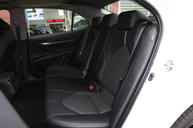 2019款丰田凯美瑞