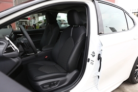 2019款丰田凯美瑞