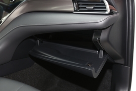 2019款丰田凯美瑞