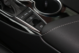 2019款丰田凯美瑞