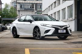 2019款丰田凯美瑞