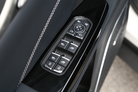 2020款合众新能源哪吒U400